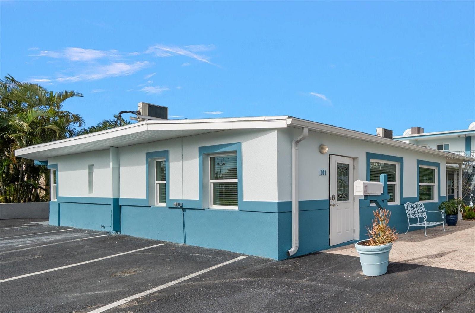 Image 22 of 37 For 16 Paradise Lane 101