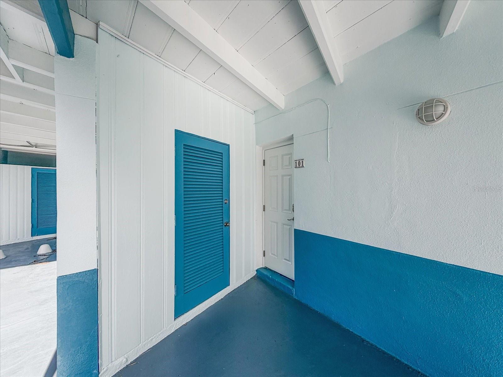 Image 25 of 37 For 16 Paradise Lane 101