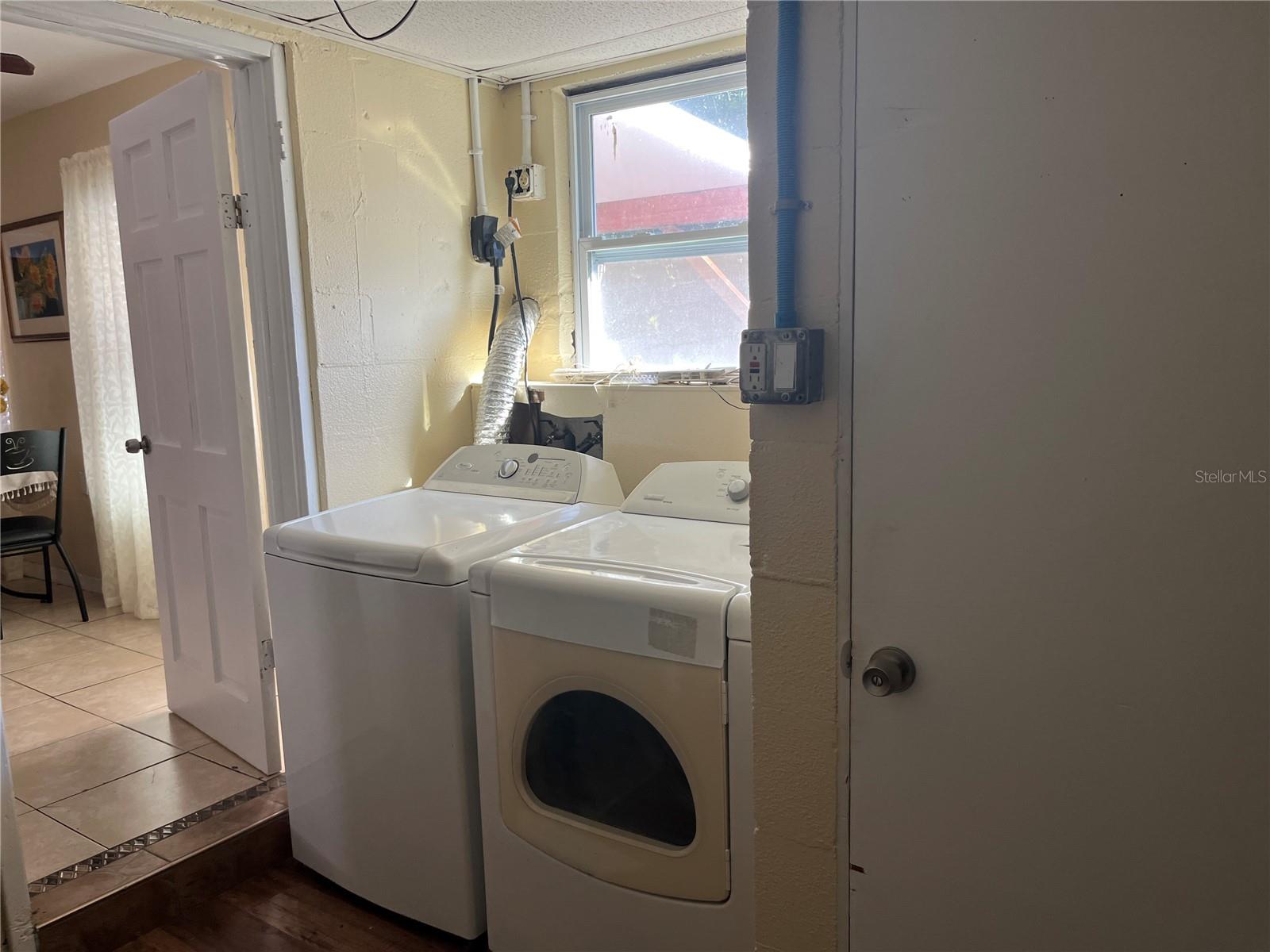 Image 36 of 43 For 1637 San Roy Drive