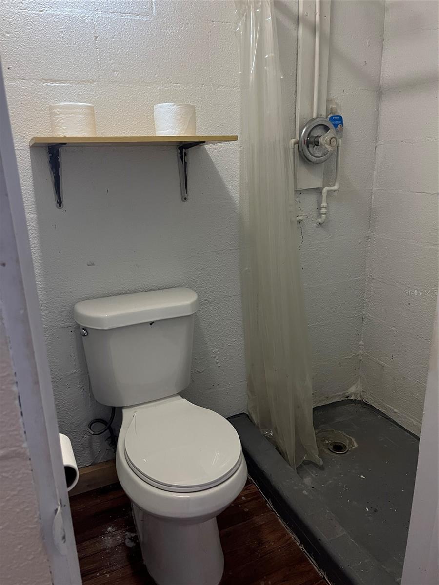 Image 37 of 43 For 1637 San Roy Drive