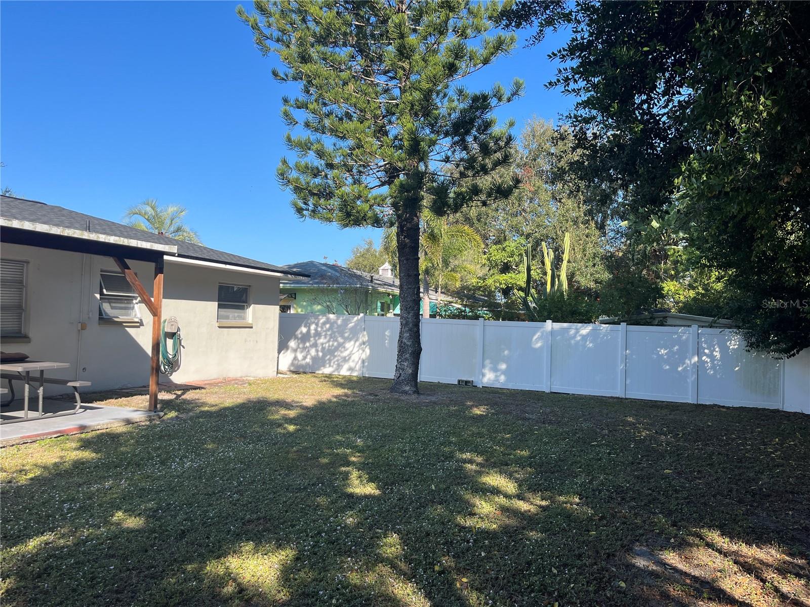 Image 41 of 43 For 1637 San Roy Drive