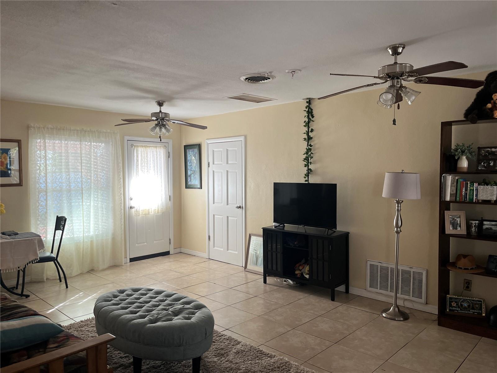 Image 5 of 43 For 1637 San Roy Drive