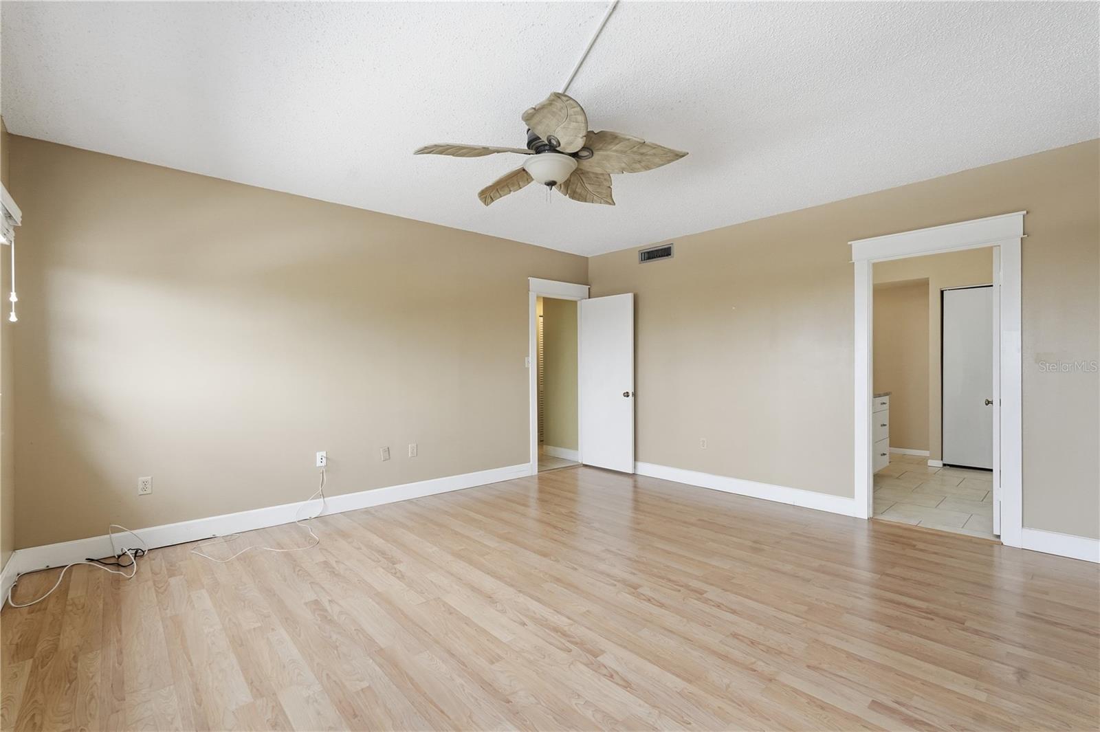 Image 15 of 22 For 30 Turner Street 408