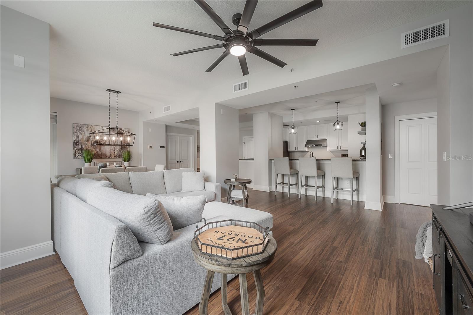 Image 19 of 68 For 1238 Kennedy Boulevard 402