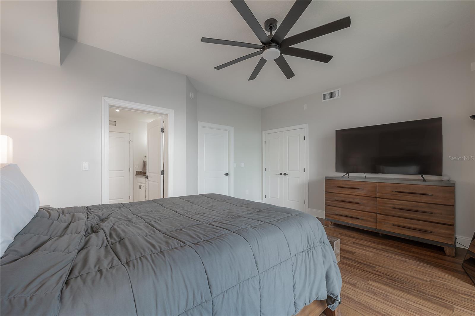 Image 25 of 68 For 1238 Kennedy Boulevard 402