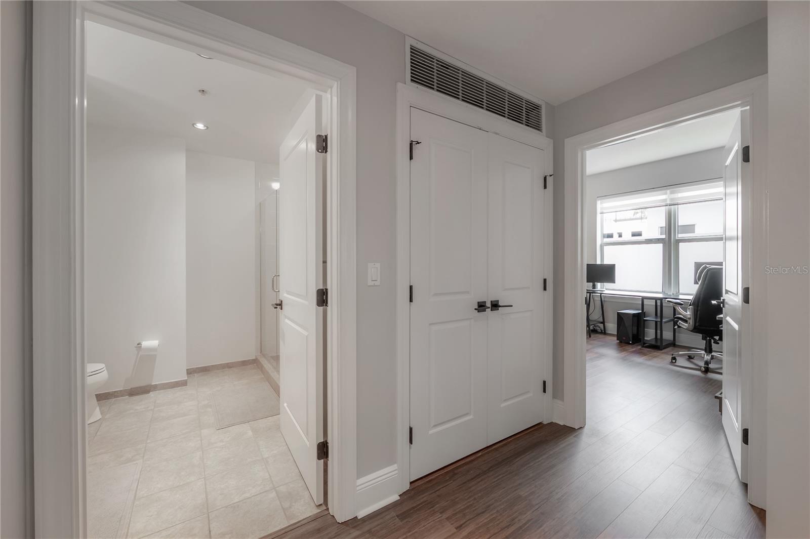 Image 31 of 68 For 1238 Kennedy Boulevard 402