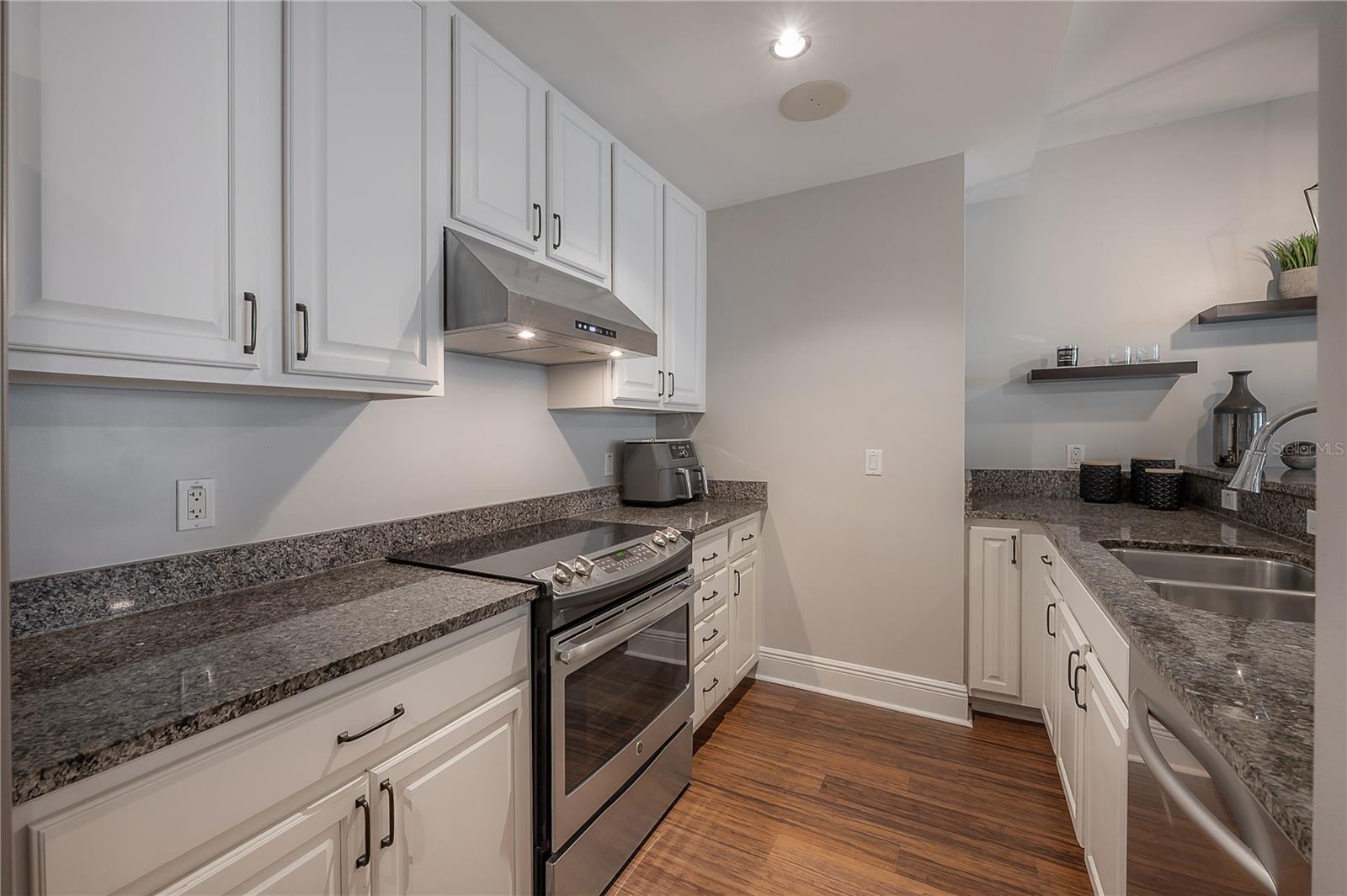 Image 8 of 68 For 1238 Kennedy Boulevard 402