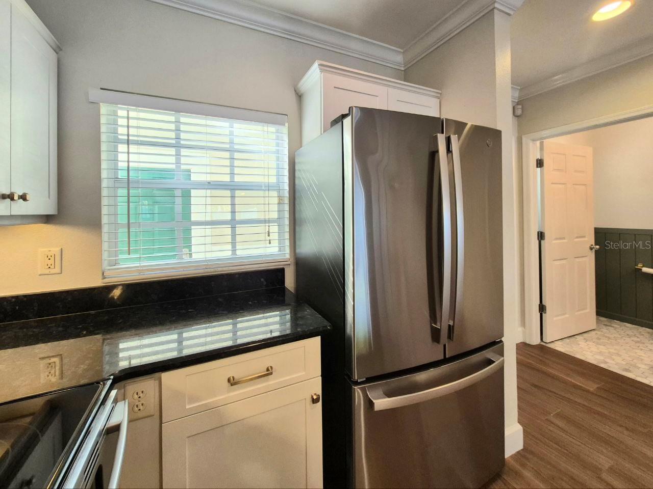 Image 10 of 41 For 2513 Kansas Avenue B