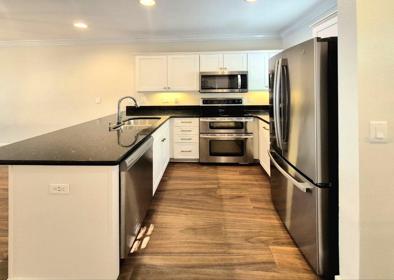 Image 6 of 41 For 2513 Kansas Avenue B