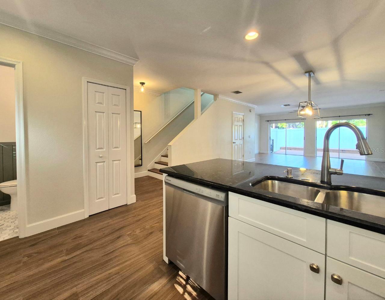 Image 9 of 41 For 2513 Kansas Avenue B