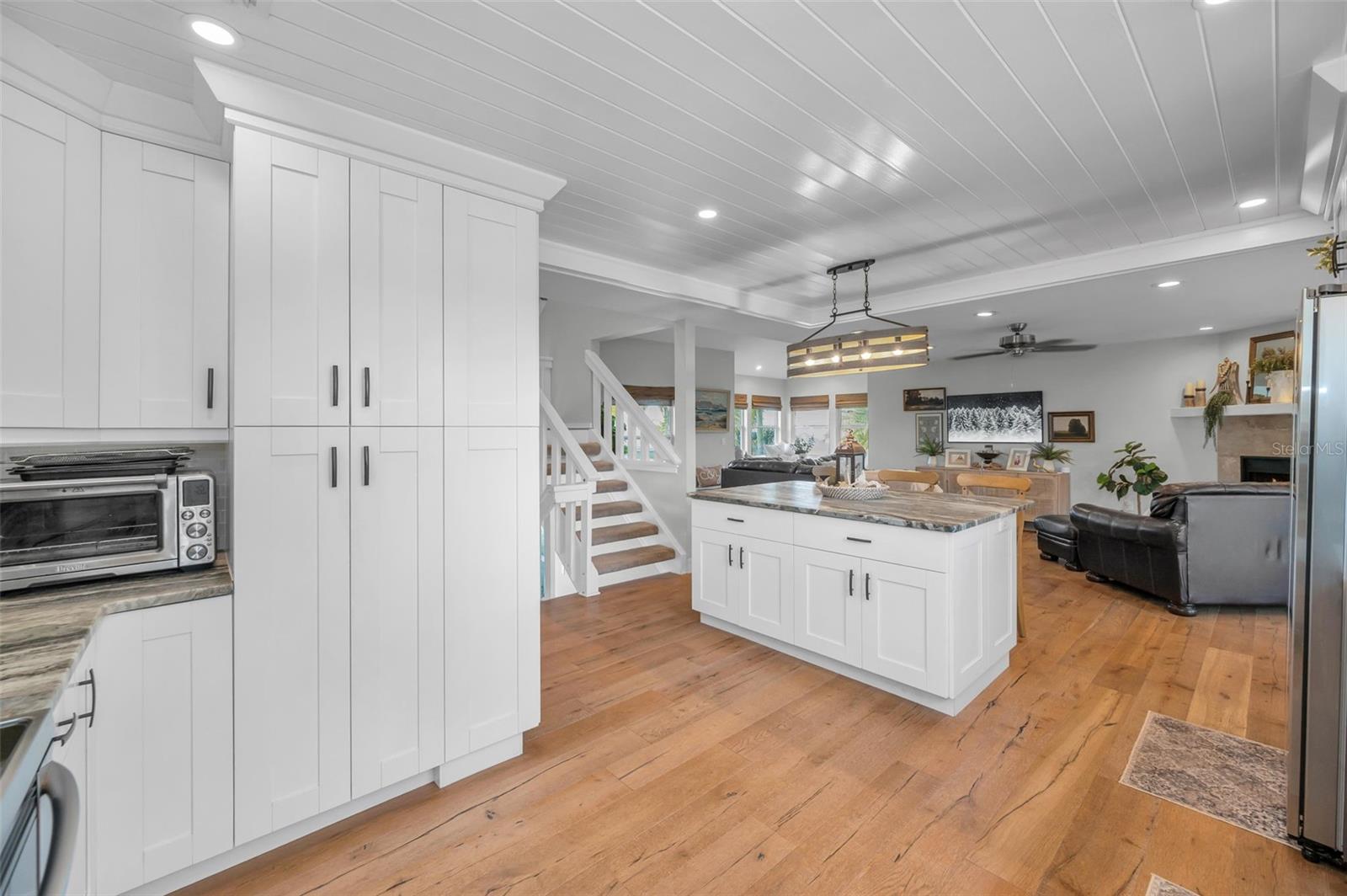 Image 19 of 87 For 110 Carlyle Circle