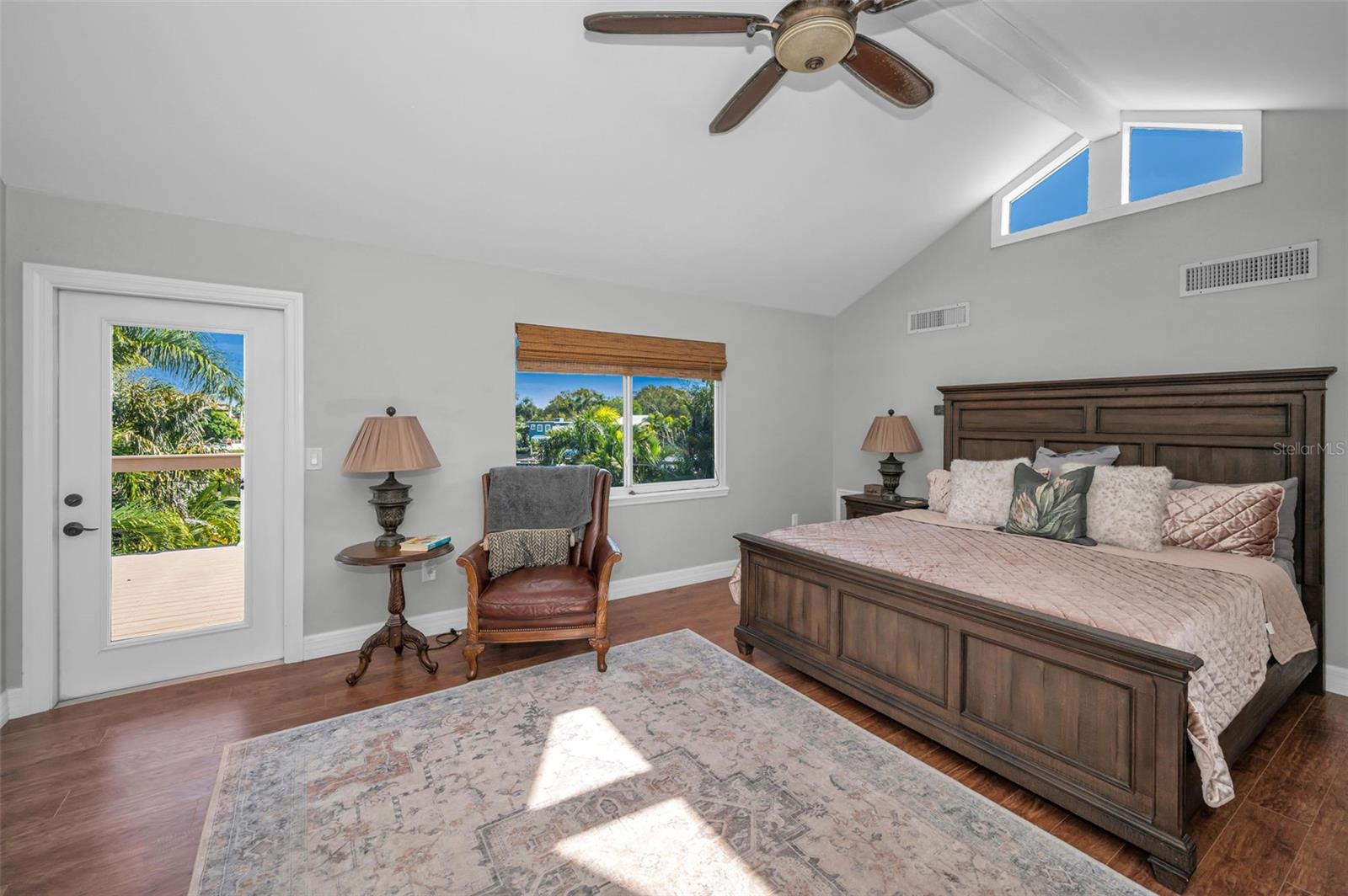 Image 26 of 87 For 110 Carlyle Circle