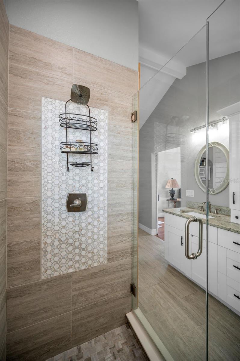 Image 29 of 87 For 110 Carlyle Circle