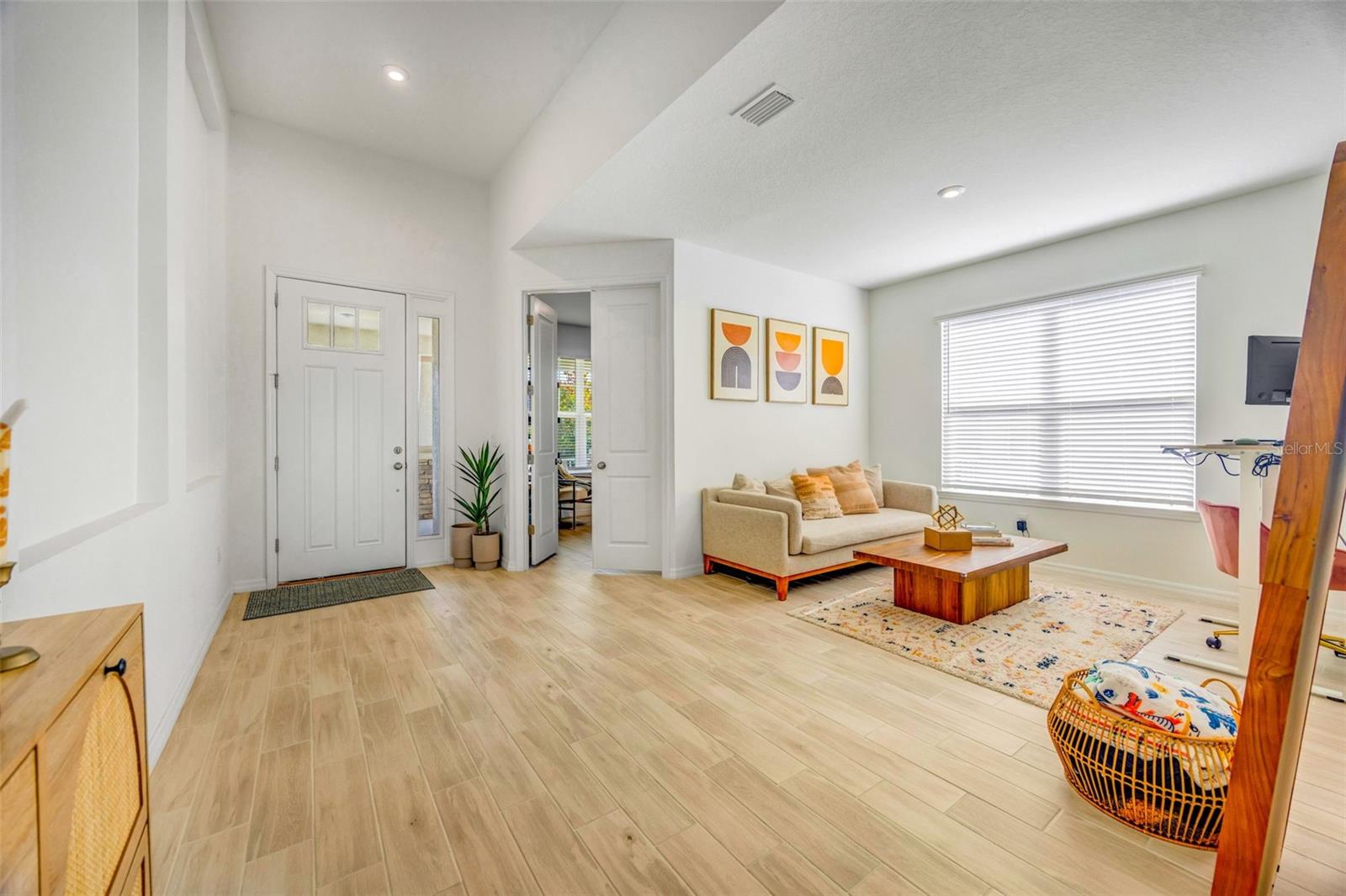 Image 11 of 58 For 33995 Astoria Circle