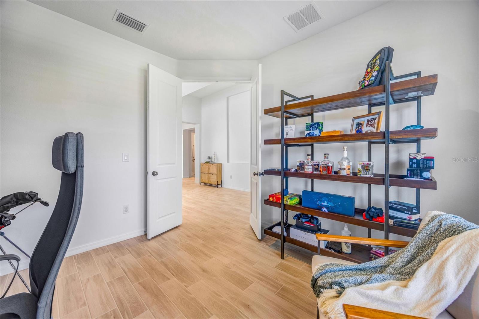 Image 19 of 58 For 33995 Astoria Circle