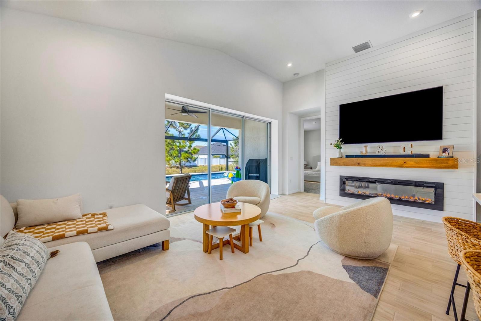 Image 37 of 58 For 33995 Astoria Circle