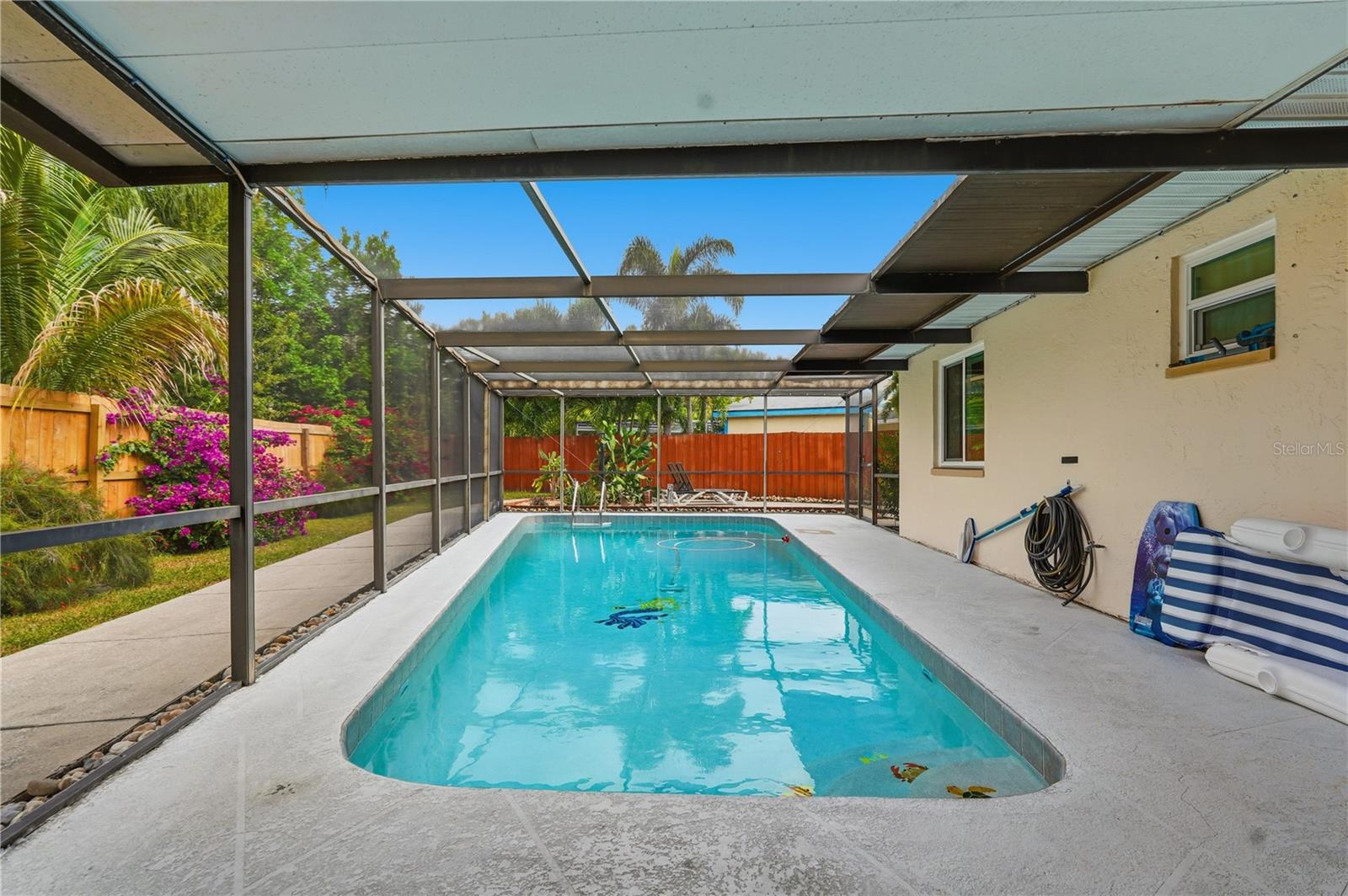 Image 23 of 29 For 2370 Robyn Court