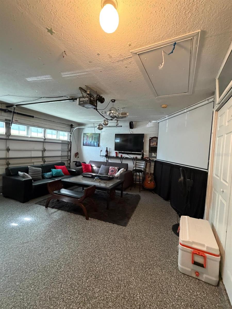 Listing photo id 8 for 4120 Silvermoon Drive