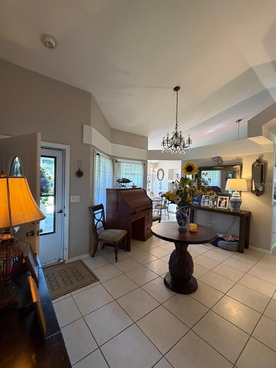 Listing photo id 19 for 4120 Silvermoon Drive