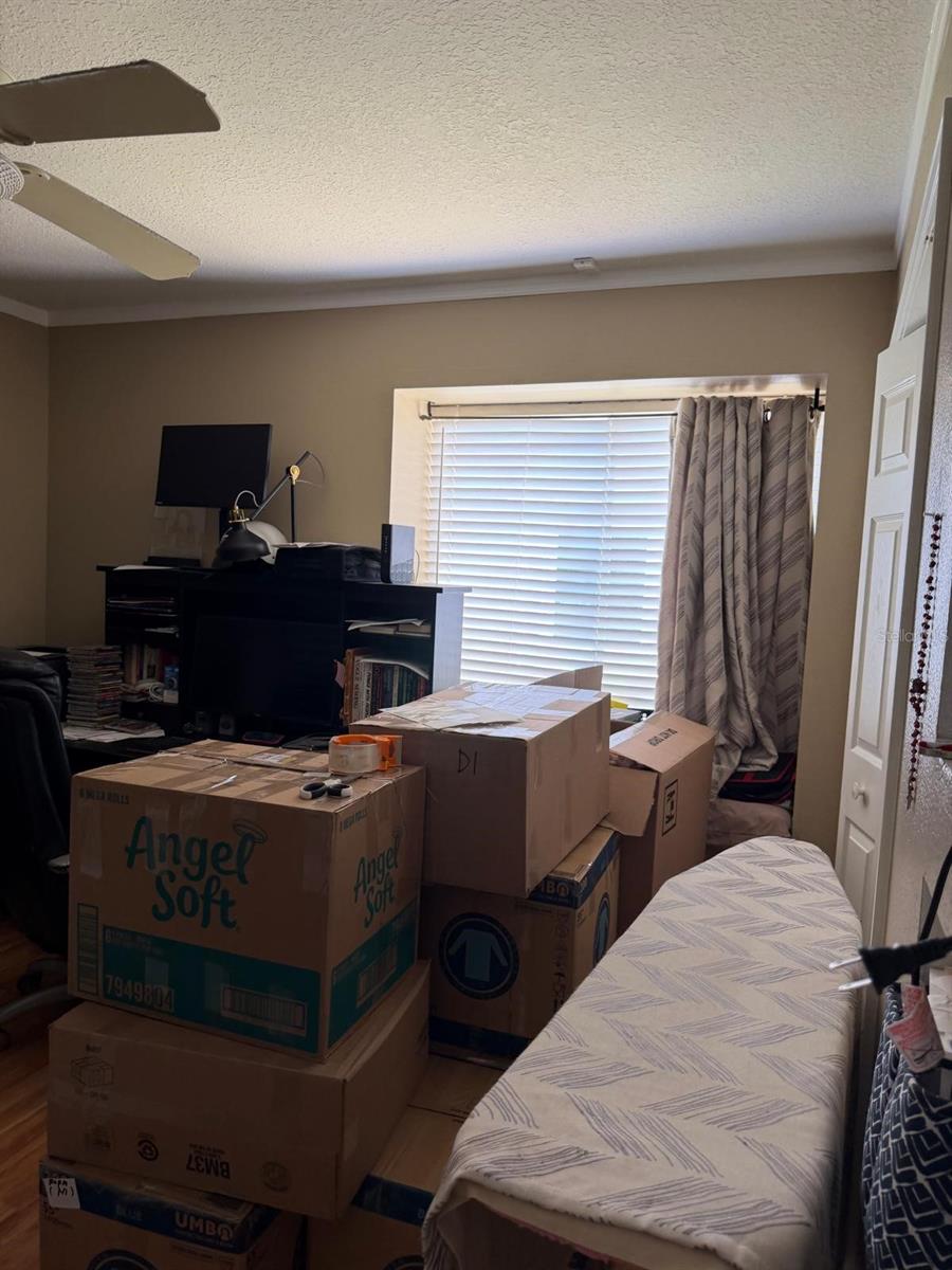 Listing photo id 2 for 4120 Silvermoon Drive