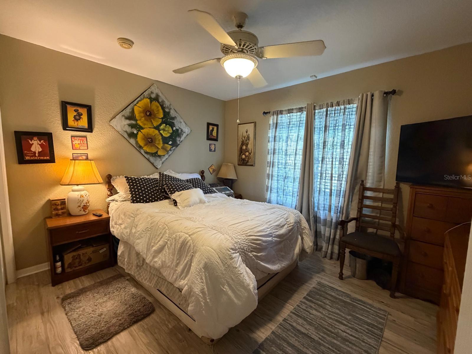 Listing photo id 6 for 4120 Silvermoon Drive