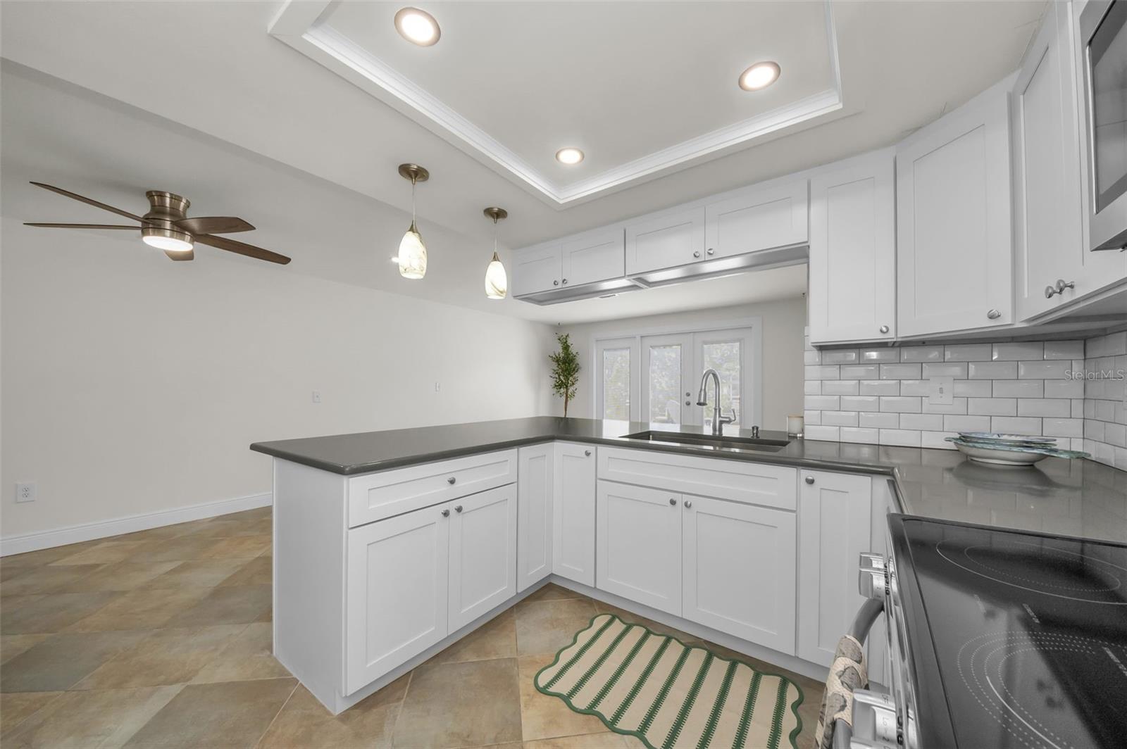 Image 29 of 91 For 13926 Darlene Avenue