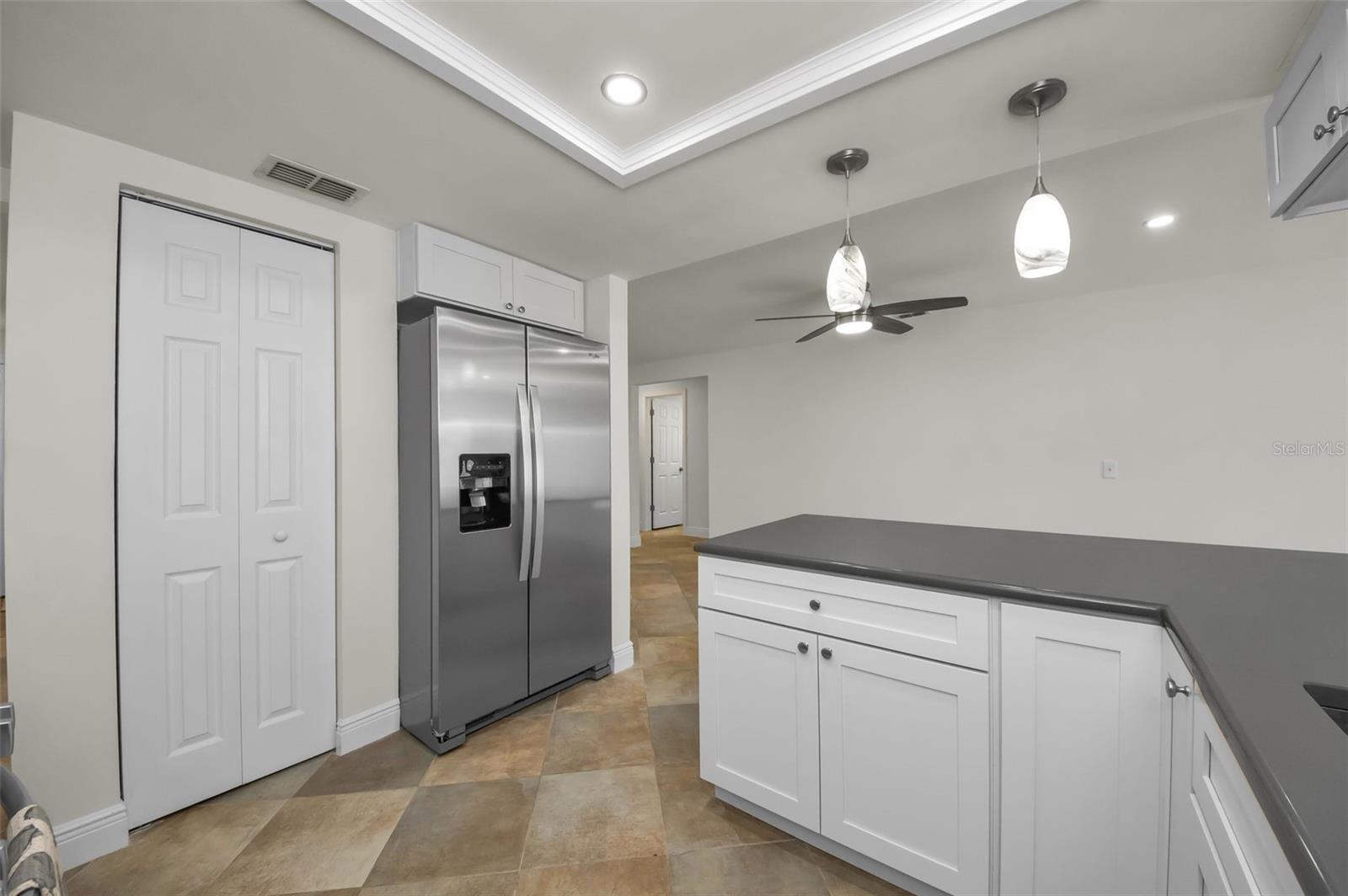 Image 30 of 91 For 13926 Darlene Avenue