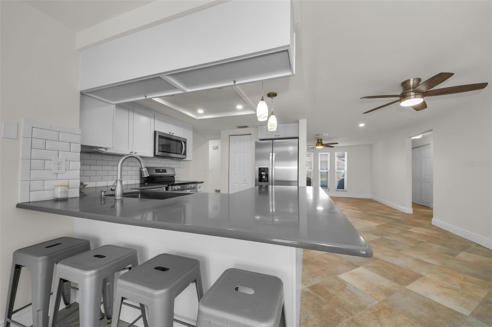 Image 31 of 91 For 13926 Darlene Avenue