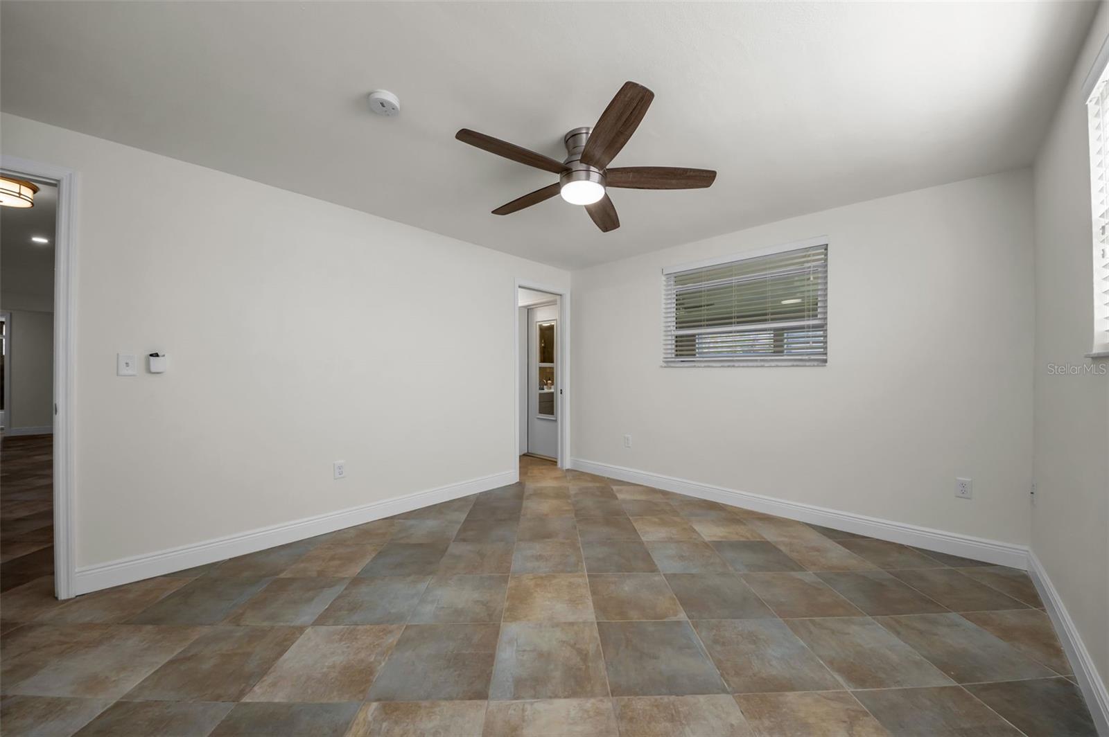 Image 37 of 91 For 13926 Darlene Avenue