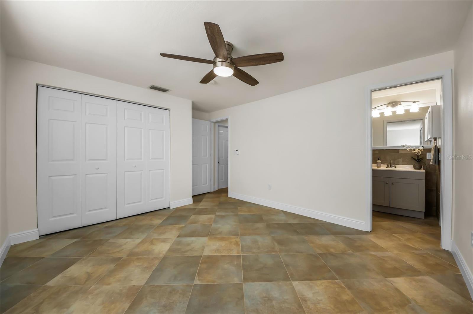 Image 38 of 91 For 13926 Darlene Avenue