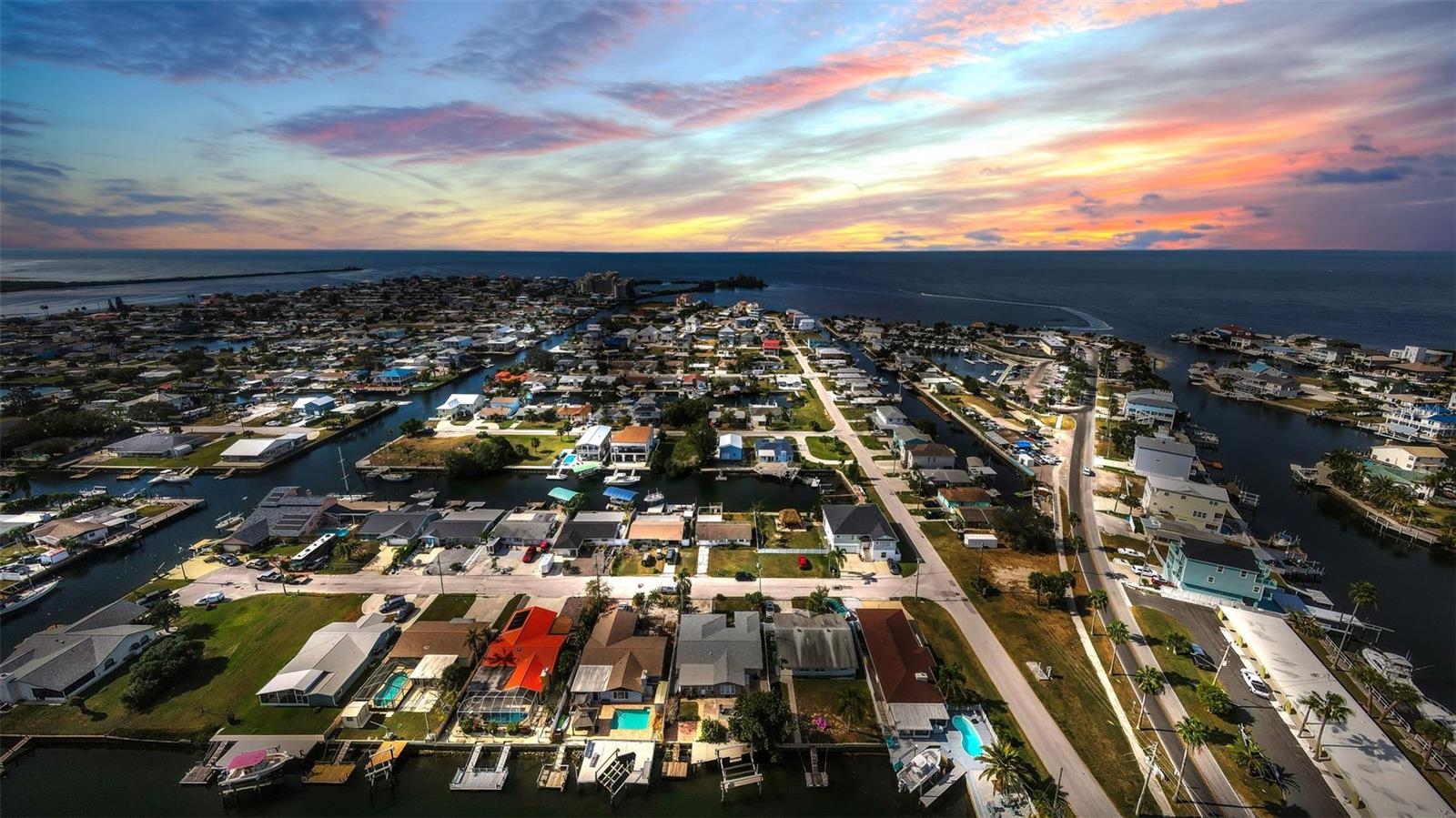 Image 4 of 91 For 13926 Darlene Avenue