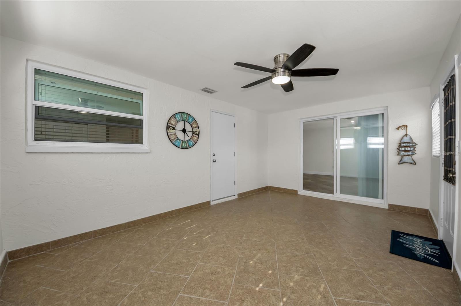 Image 47 of 91 For 13926 Darlene Avenue