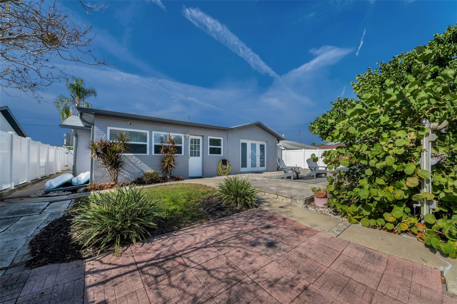 Image 65 of 91 For 13926 Darlene Avenue