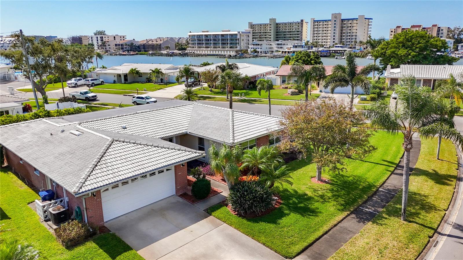 Image 4 of 83 For 14996 Imperial Point Drive N