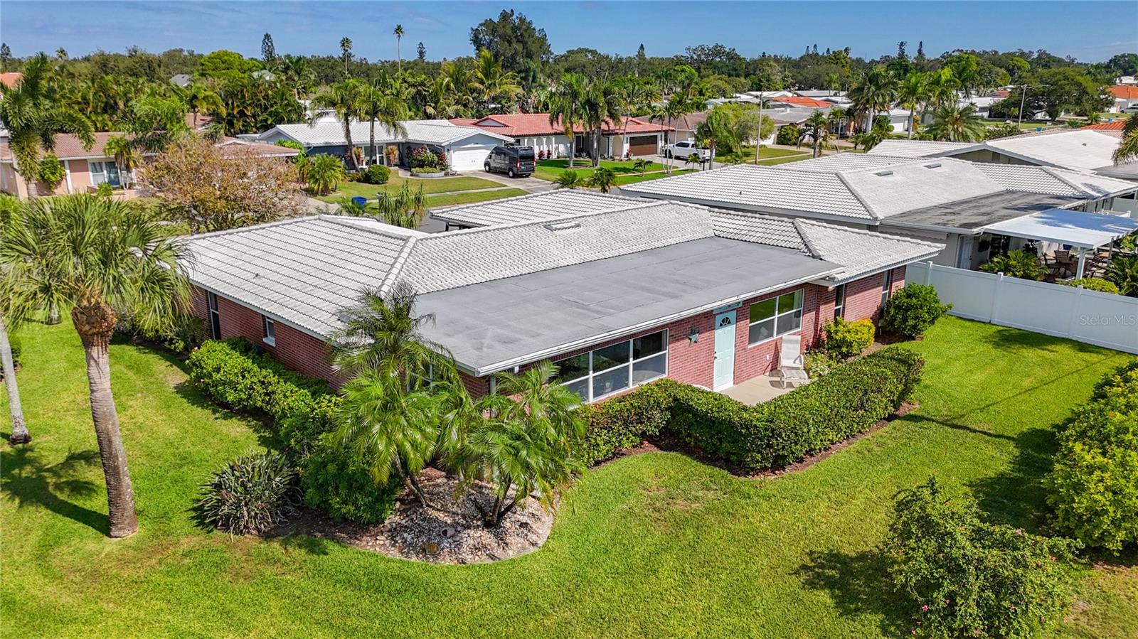 Image 60 of 83 For 14996 Imperial Point Drive N