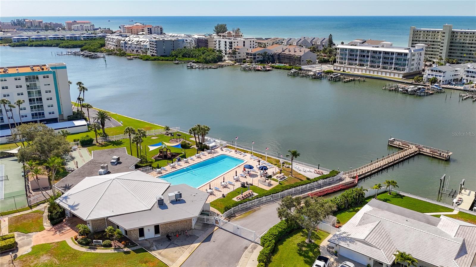 Image 70 of 83 For 14996 Imperial Point Drive N