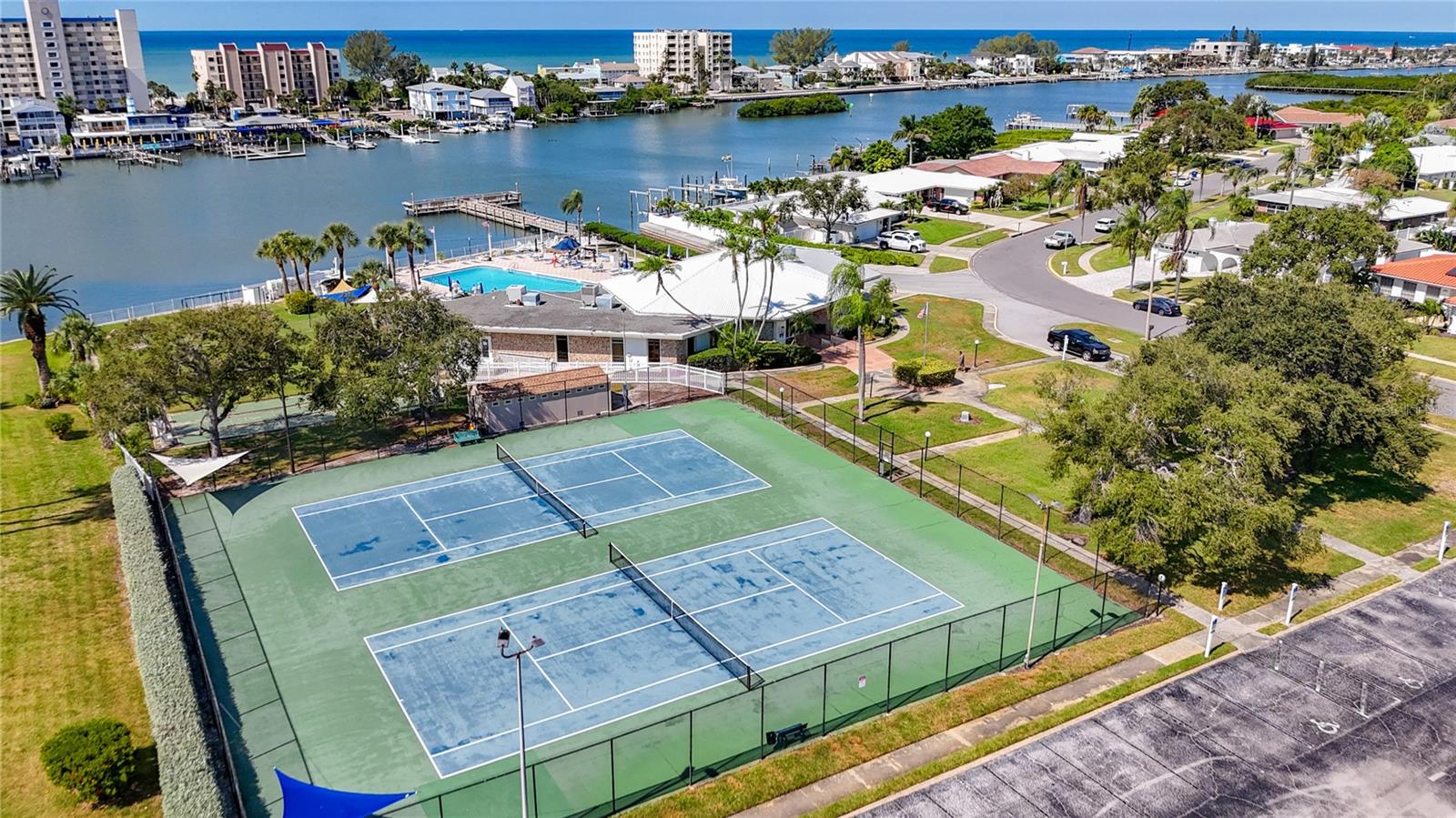 Image 75 of 83 For 14996 Imperial Point Drive N