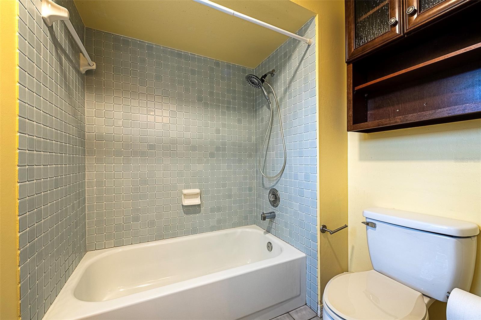 Image 14 of 23 For 450 Waterford Circle E