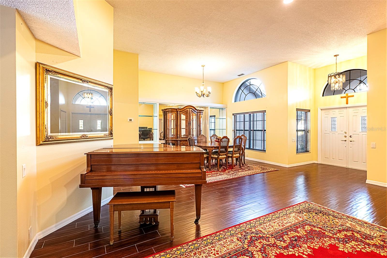 Image 4 of 23 For 450 Waterford Circle E