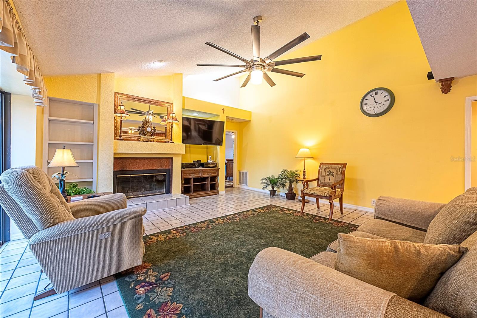 Image 9 of 23 For 450 Waterford Circle E