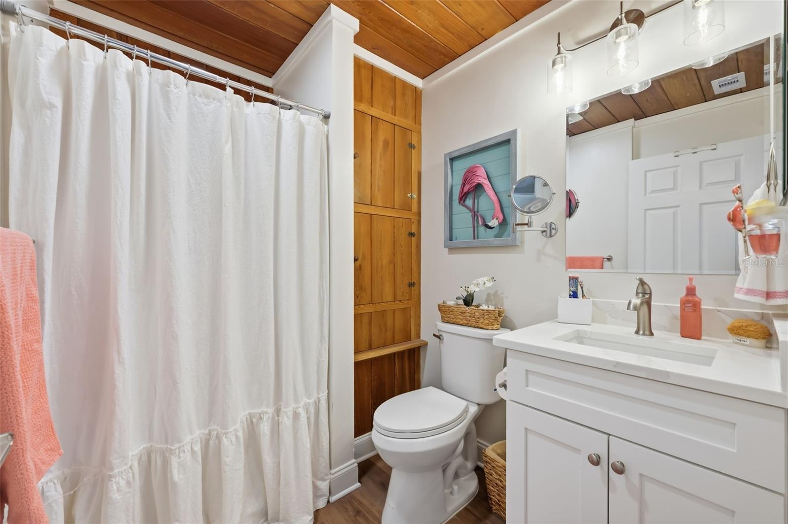 Image 15 of 24 For 400 4th Avenue Nw