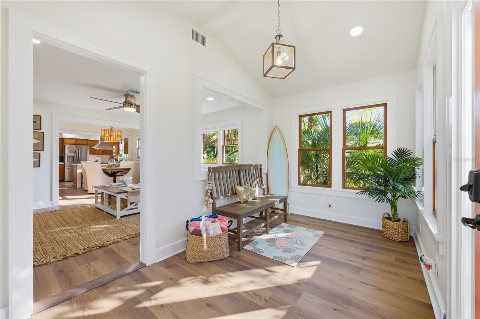 Image 3 of 24 For 400 4th Avenue Nw