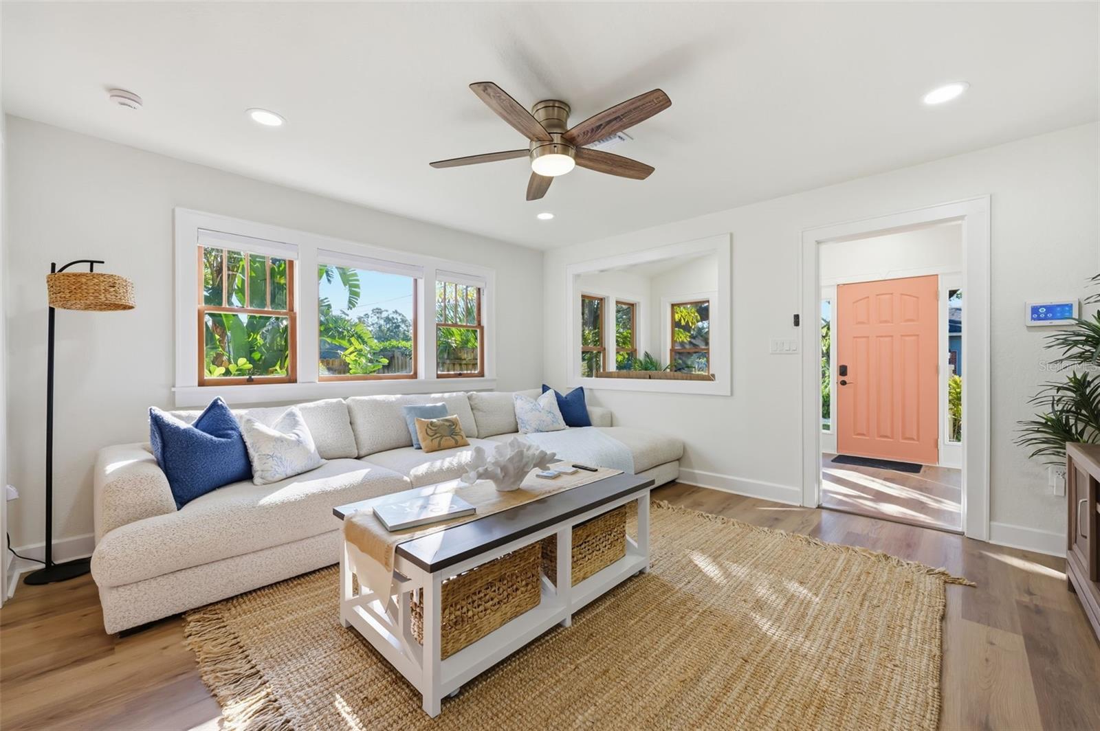 Image 5 of 24 For 400 4th Avenue Nw