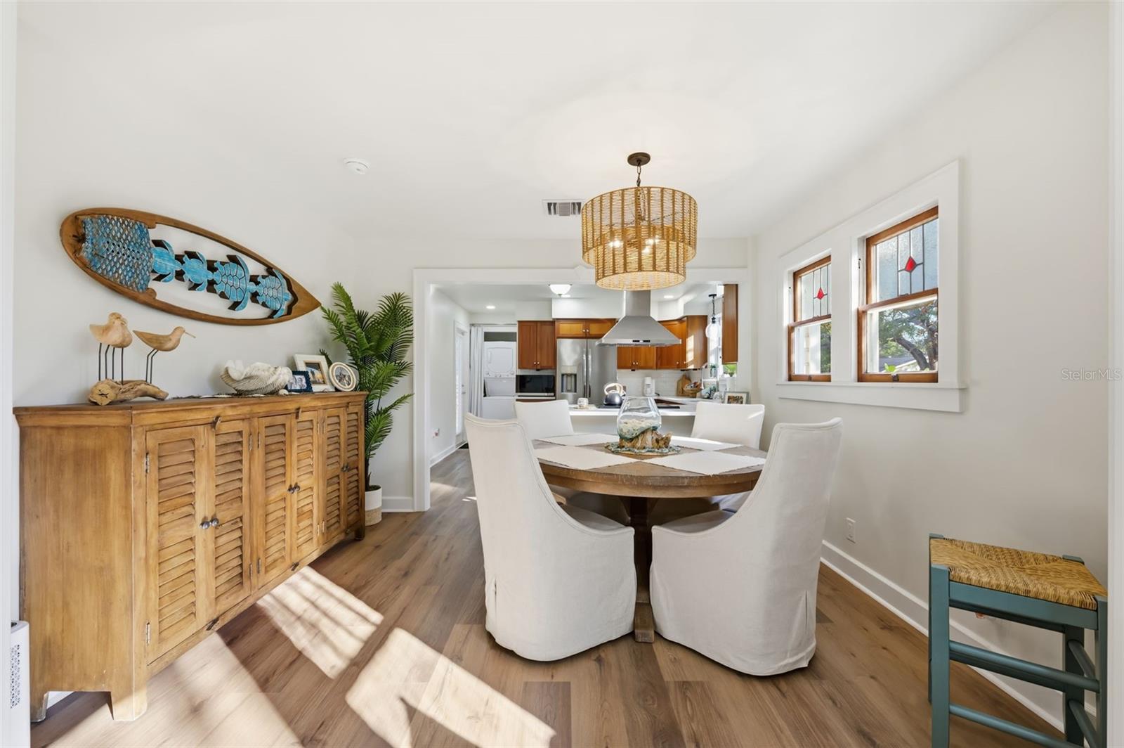 Image 7 of 24 For 400 4th Avenue Nw