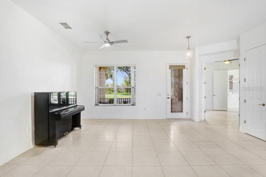 Image 37 of 56 For 699 Glendora Road