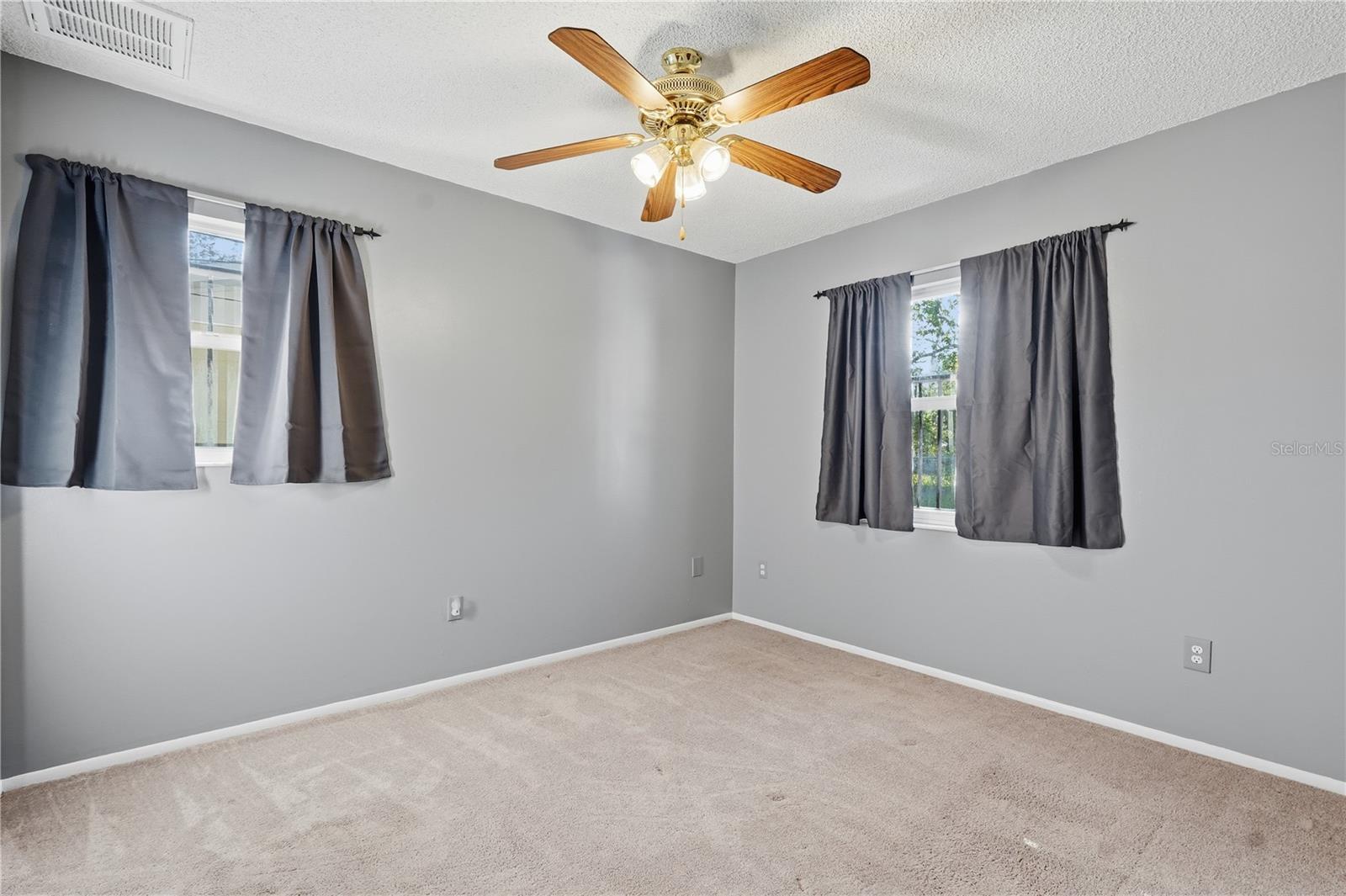 Image 14 of 21 For 6637 Doon Street