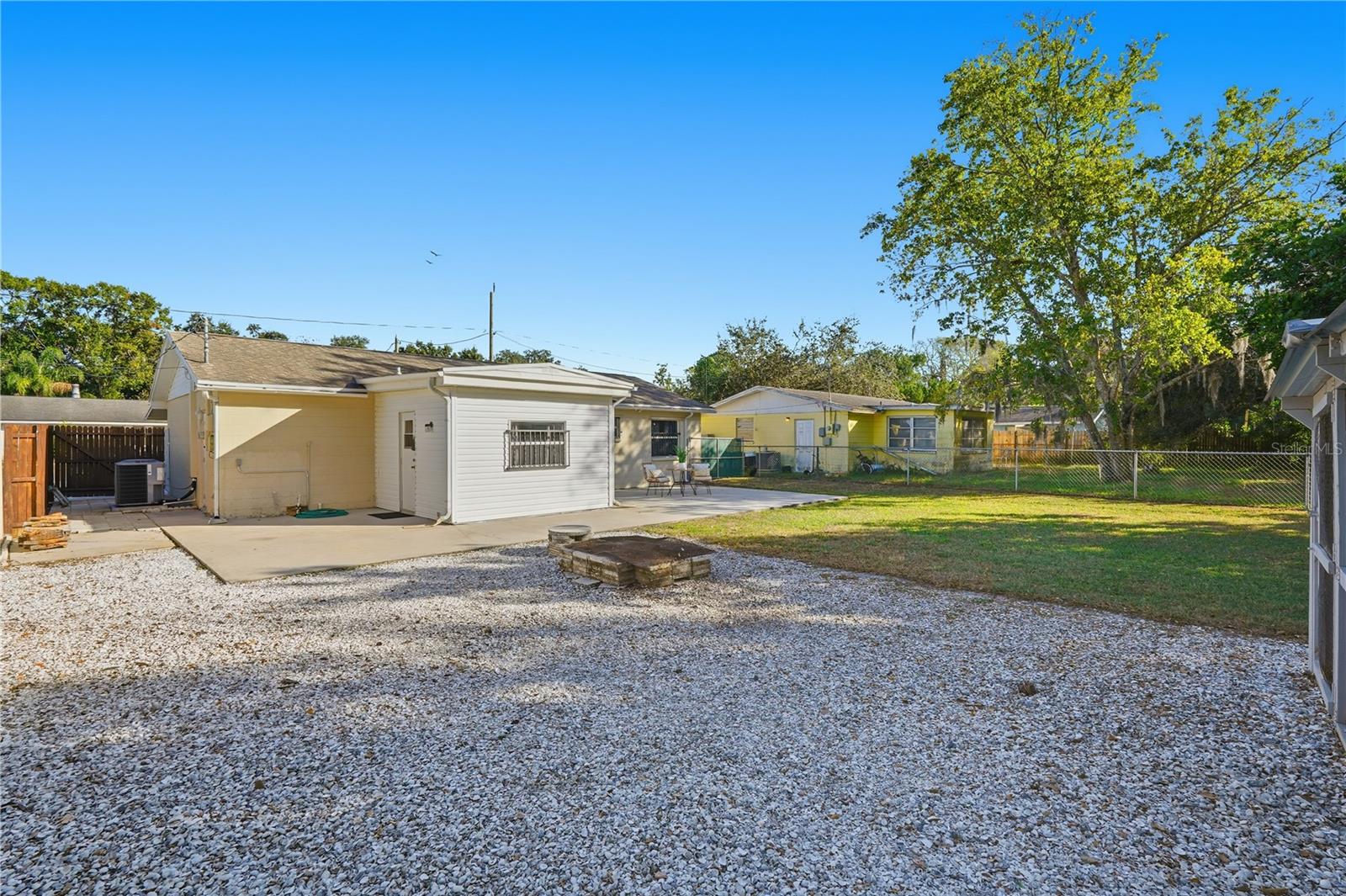 Image 18 of 21 For 6637 Doon Street