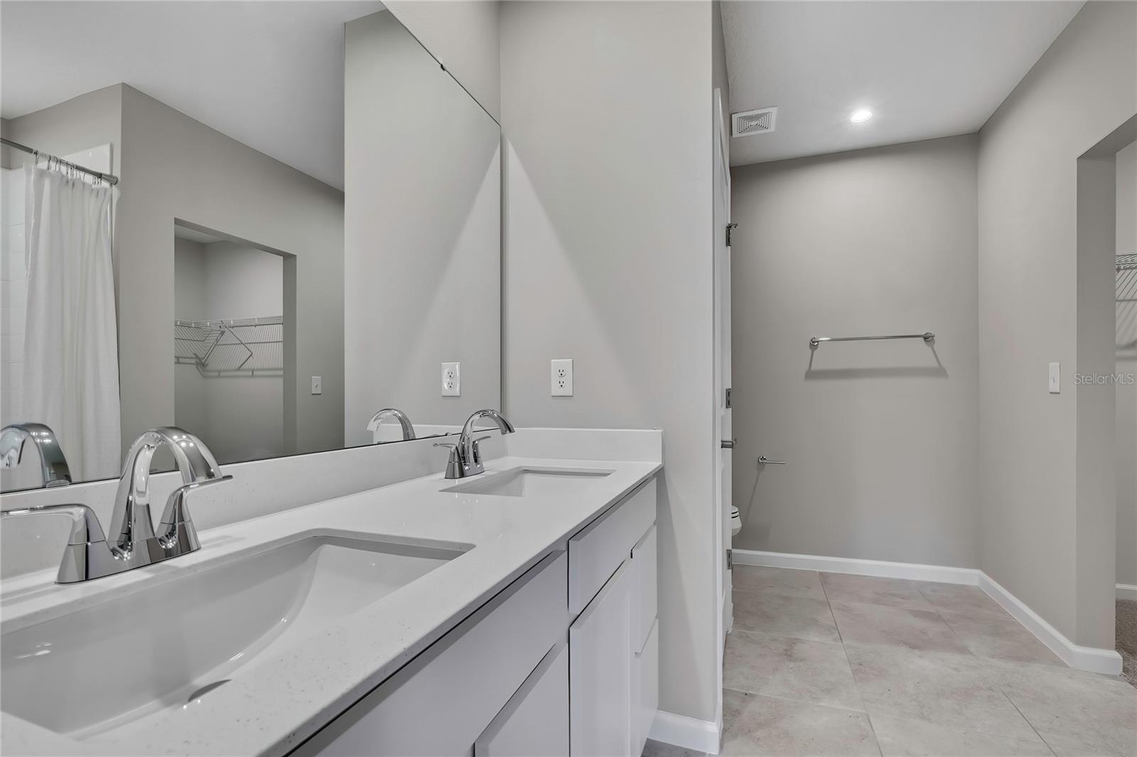 Image 19 of 58 For 1691 Nebraska Loop