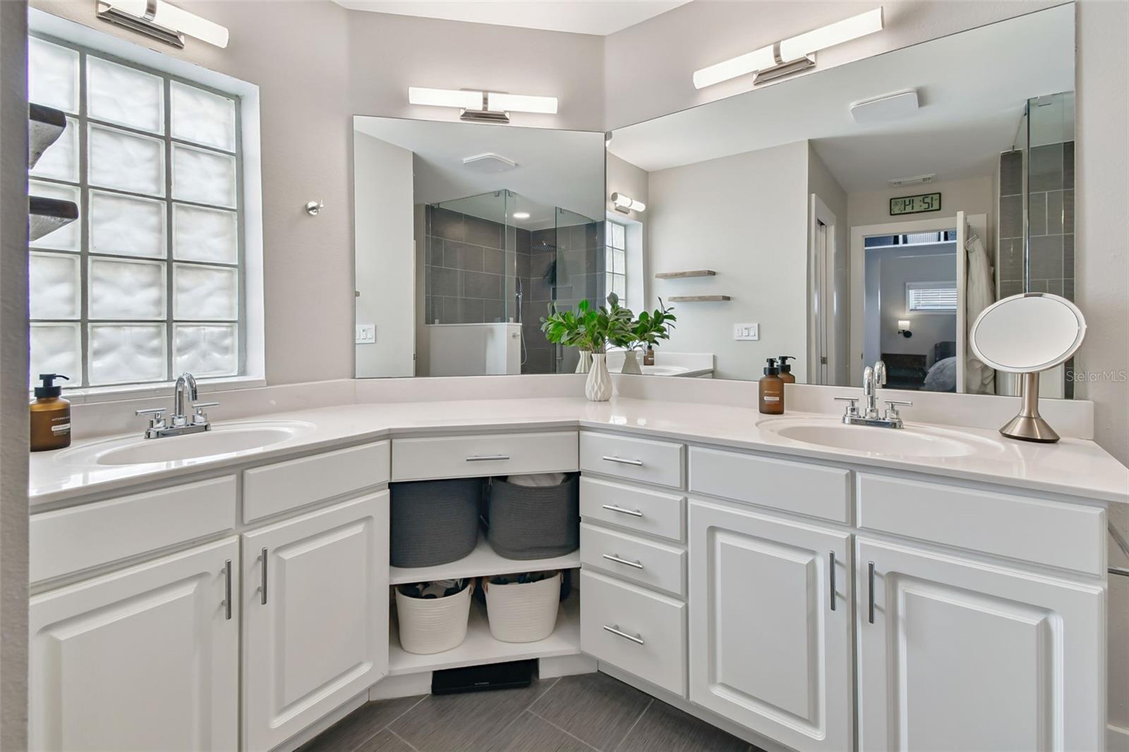 Image 26 of 64 For 6227 Gentle Ben Circle