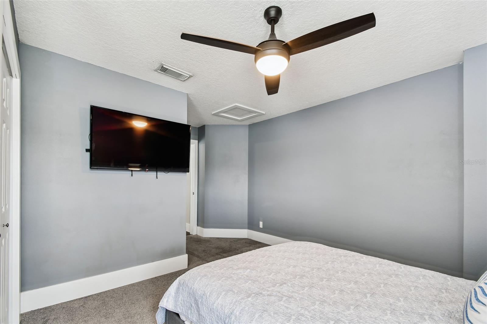 Image 40 of 64 For 6227 Gentle Ben Circle